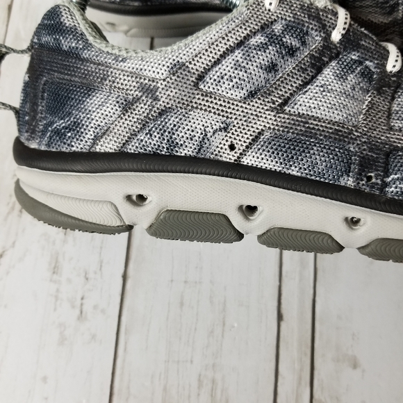 Huk Mens Attack Fishing Sneakers